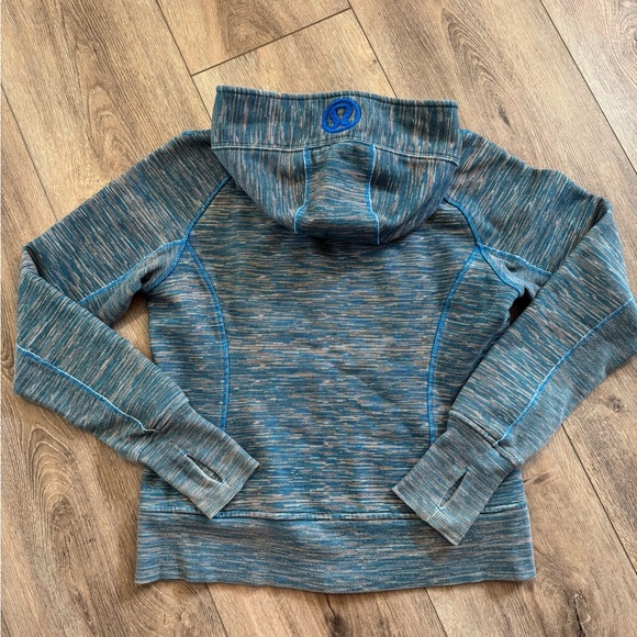 EUC- 💙Lululemon Blue and Creme We are From Space Scuba Hoodie *Stretch💙 - Picture 13 of 13